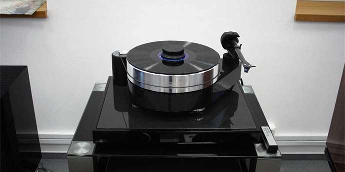 Pro-Ject RPM 10 Carbon: High-End gramofon pro náročné [test]